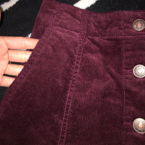 F21 Burgundy corduroy button up skirt - Picture 4 of 8